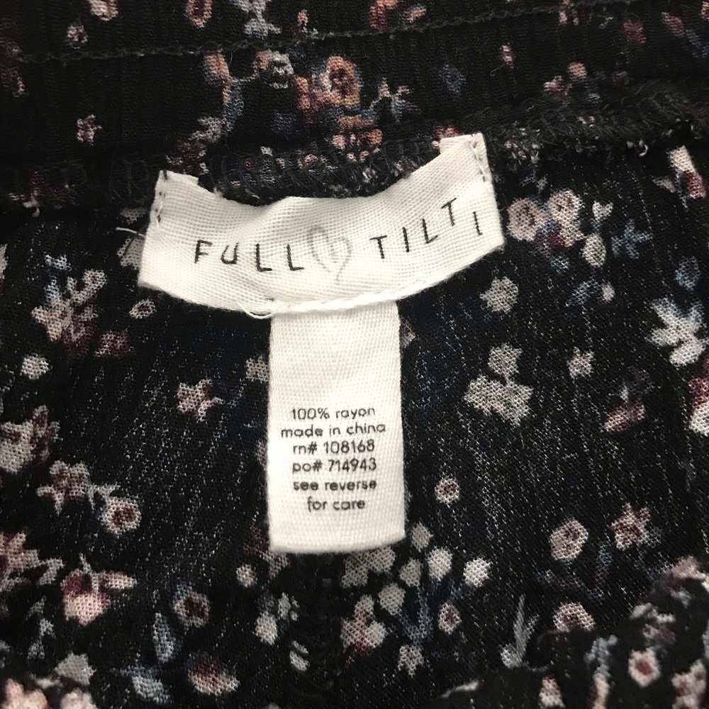 Full Tilt Printed Floral Shorts - Picture 4 of 4